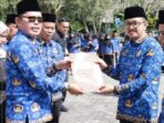 penyerahan Surat Keputusan (SK) Pegawai Pemerintah dengan Perjanjian Kerja (PPPK) Tahun 2023 dan juga penyerahan Sertifikat Orientasi P3K formasi Tahun 2022.