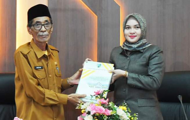 Ketua DPRD Batanghari Anita Yasmin