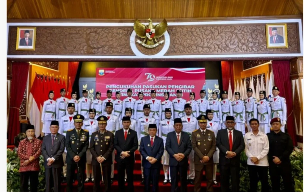pengukuhan pasukan pengibar bendera pusaka merah putih tingkat Provinsi Jambi