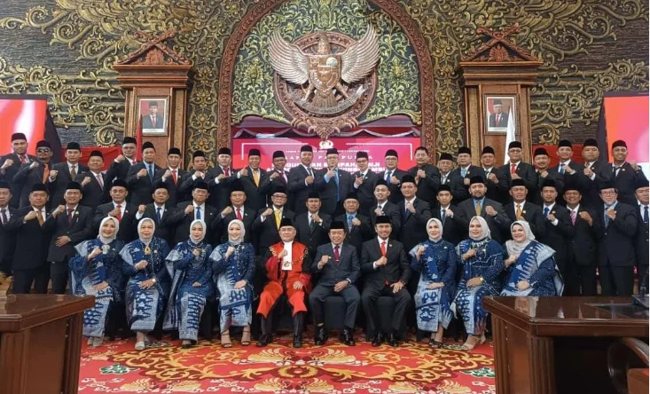 55 anggota DPRD Provinsi Jambi periode 2024-2029 resmi dilantik