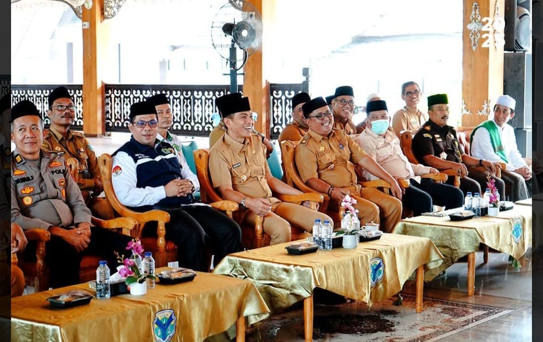 WhatsApp Image 2025-07-07 at 17.56.47 Bupati Batang Hari Mhd. Fadhil Arief beserta jajaran menyambut kepulangan jamaah haji Kabupaten Batang Hari Tahun 1446 H/2025 M
