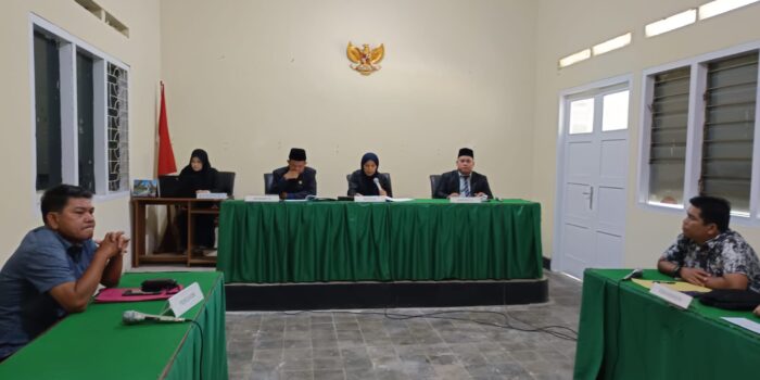 Sidang sengketa informasi publik antara Media Tempo Bersatu sebagai pemohon melawan Dinas Pekerjaan Umum dan Penataan Ruang (PUPR) Merangin