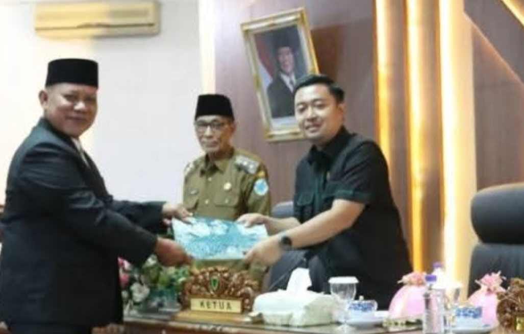 penyampaian Pemandangan Umum Fraksi-Fraksi DPRD terhadap Nota Pengantar Laporan Keuangan Pemerintah Daerah (LKPD) Kabupaten Batang Hari Tahun Anggaran 2024.