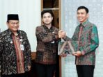Bupati Batang Hari Mhd. Fadhil Arief bersama Wali kota Jambi Dr. dr. Maulana dan Wakil Wali kota Jambi Diza Hazra Aljosha, S.E., M.A.