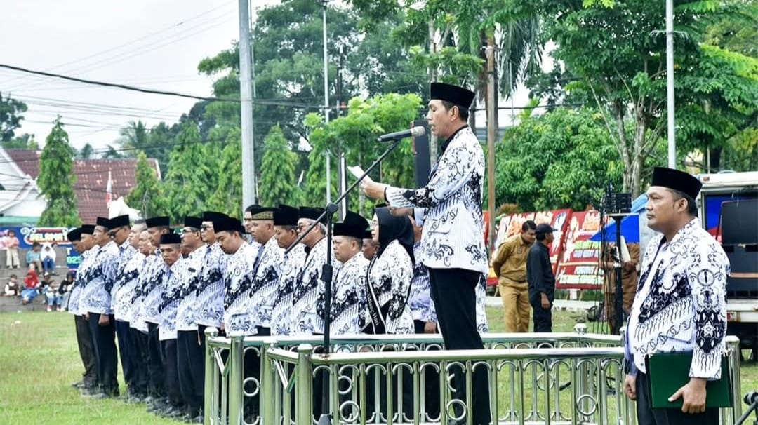 Peringatan Hari Guru Nasional dan HUT ke-80 Persatuan Guru Republik Indonesia (PGRI).