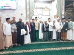 Bupati Batang Hari Fadhil Arief bersama keluarga dan masyarakat melaksanakan Salat Idulfitri 1447 Hijriah di Masjid Agung Al Muhajirin, Kompleks Air Panas, Muara Bulian