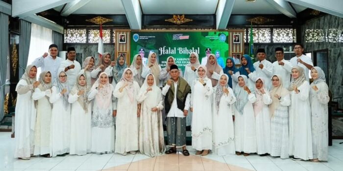 Acara Halal Bihalal TP-PKK Kabupaten dengan TP-PKK Kecamatan wilayah Kabupaten Batang Hari