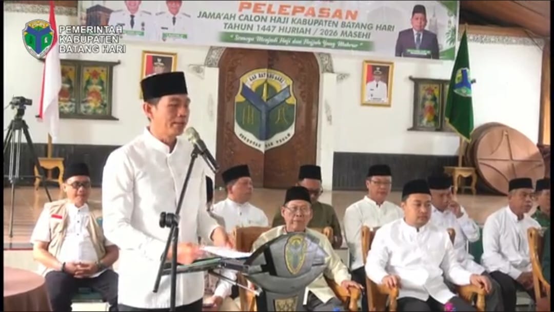 Bupati Batang Hari, M. Fadhil Arief, secara resmi melepas keberangkatan 210 Calon Jemaah Haji (CJH) asal Kabupaten Batang Hari menuju Asrama Haji Provinsi Jambi.