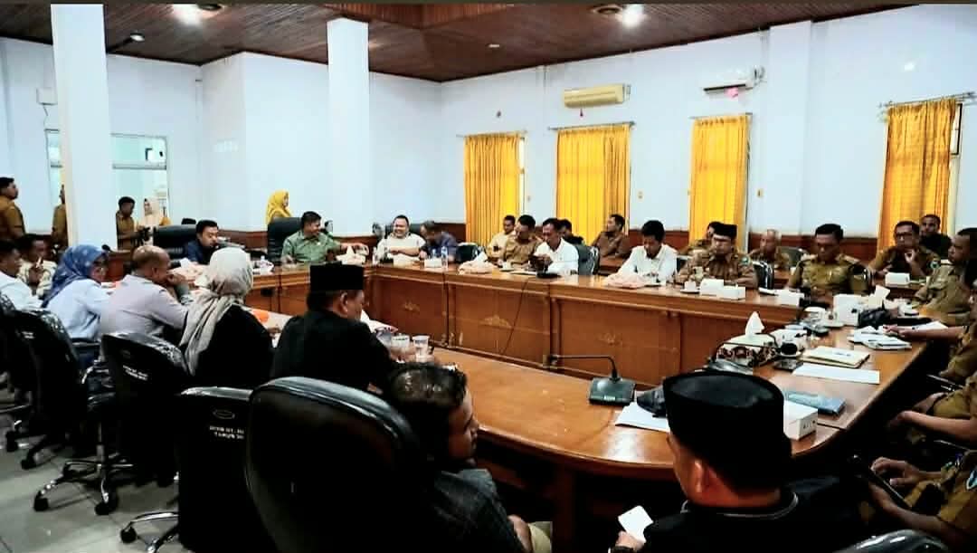 Dewan Perwakilan Rakyat Daerah (DPRD) Kabupaten Batang Hari menggelar Rapat Dengar Pendapat (RDP) lintas komisi guna membahas persoalan krusial terkait penghasilan tetap (Siltap) atau gaji Pemerintah Desa