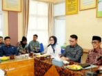 Wakil Ketua I DPRD Kabupaten Batang Hari, El Firsta Nopsiamti, menghadiri kegiatan silaturahmi bersama Anggota DPR RI Daerah Pemilihan (Dapil) Jambi, Dr. Syarif Fasha, dan Dinas Lingkungan Hidup (DLH) Kabupaten Batang Hari.
