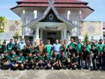 WhatsApp Image 2026-05-25 at 22.42.04 Ketua Komite Olahraga Nasional Indonesia (KONI) Kabupaten Batang Hari, Tandri Saputra, secara resmi melepas keberangkatan tim kebanggaan masyarakat Bumi Serentak Bak Regam, Persebri FC.