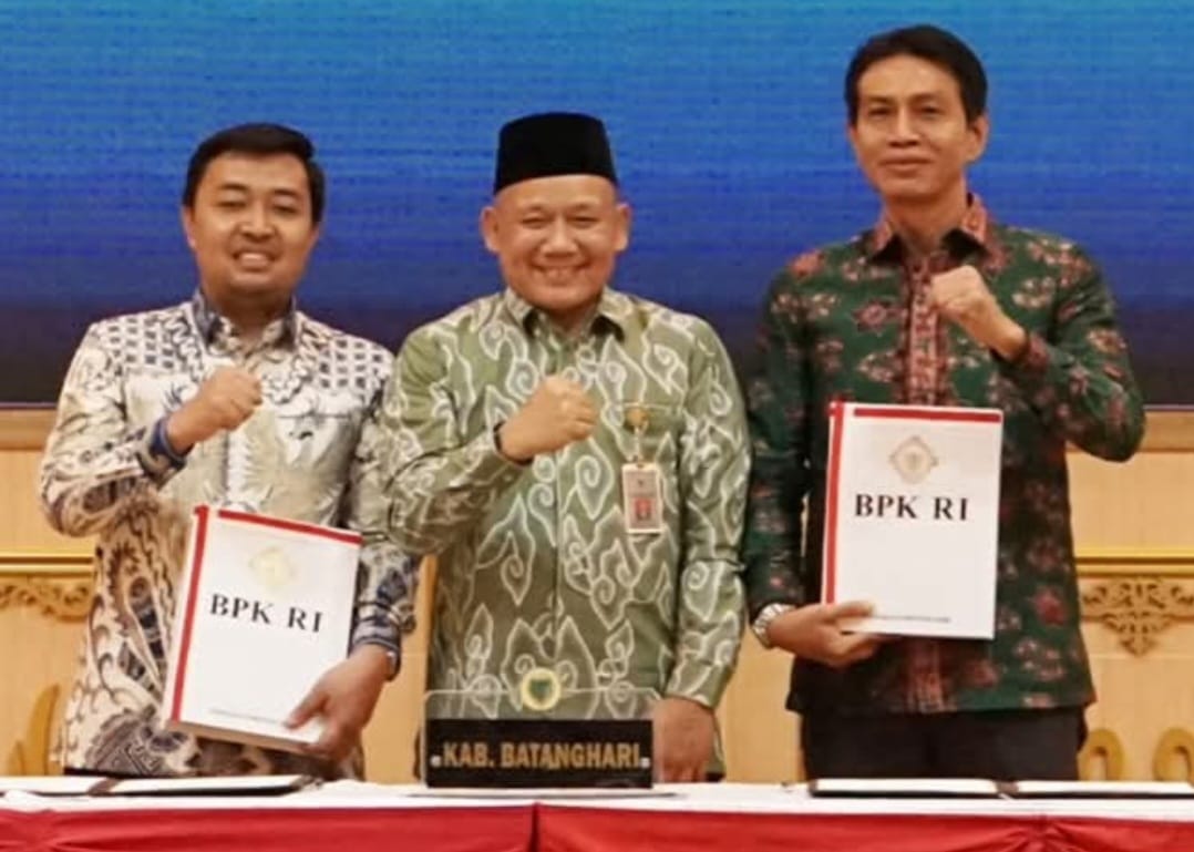 WhatsApp Image 2026-06-04 at 20.11.41 (1) Bupati Batang Hari, Mhd. Fadhil Arief, menghadiri acara Penyampaian Laporan Hasil Pemeriksaan (LHP) atas Laporan Keuangan Pemerintah Daerah (LKPD) Tahun Anggaran 2025.