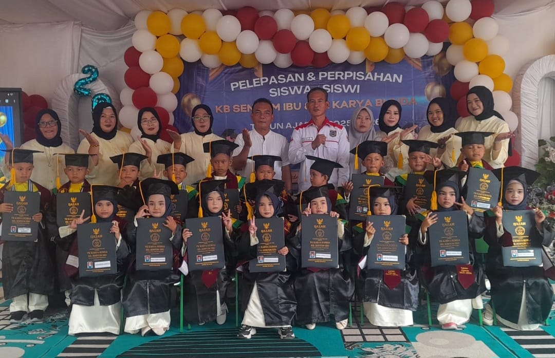 KB Senyum Ibu dan TK Karya Bunda Desa Aro, sukses menggelar acara pelepasan dan perpisahan siswa-siswi tahun ajaran 2025/2026.