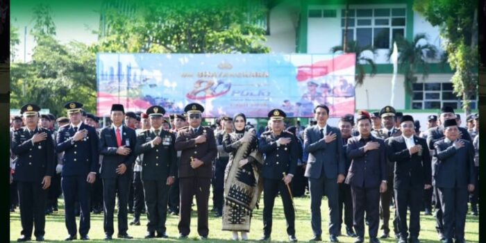 Bupati Batang Hari, Mhd. Fadhil Arief, menghadiri Upacara Peringatan Hari Bhayangkara ke-80 di Lapangan Alun-Alun Batang Hari