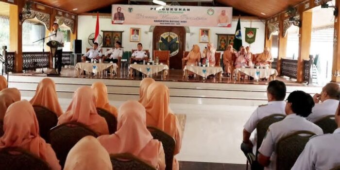 pengukuhan Ketua dan Pengurus Dharma Wanita Persatuan (DWP) Kabupaten Batang Hari periode 2024-2029.