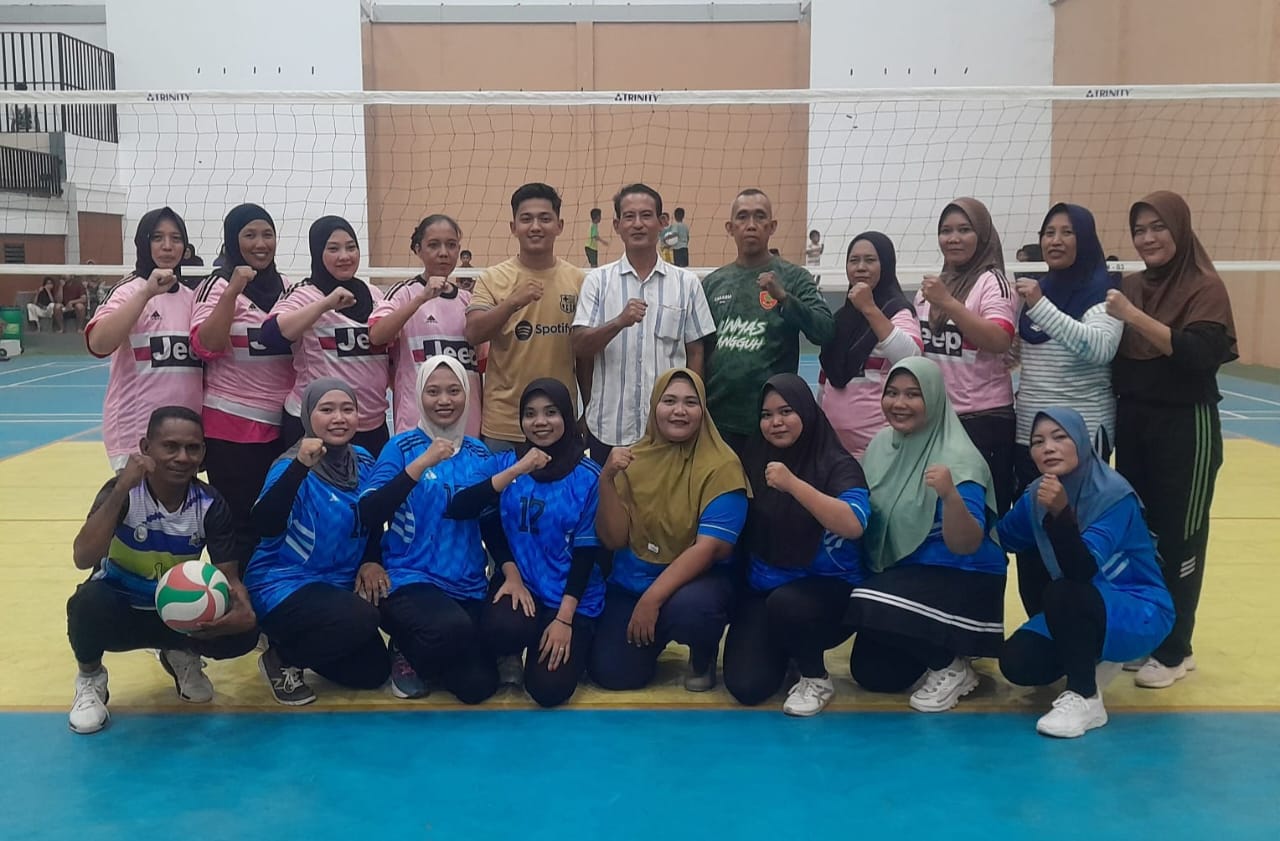 WhatsApp Image 2026-08-12 at 23.30.16 Pemerintah Desa Aro bersama Karang Taruna resmi membuka turnamen olahraga antar-Rukun Tetangga (RT)