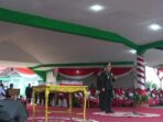 Upacara penurunan Bendera Merah Putih dalam rangka Peringatan Hari Ulang Tahun (HUT) ke-81 Republik Indonesia di Kabupaten Batang Hari