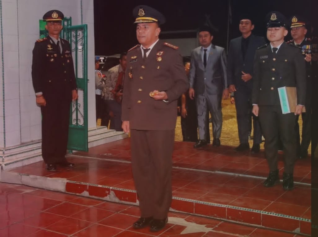 Pemerintah Kabupaten Batang Hari menggelar Apel Kehormatan dan Renungan Suci di Taman Makam Pahlawan (TMP) Kabupaten Batang Hari.