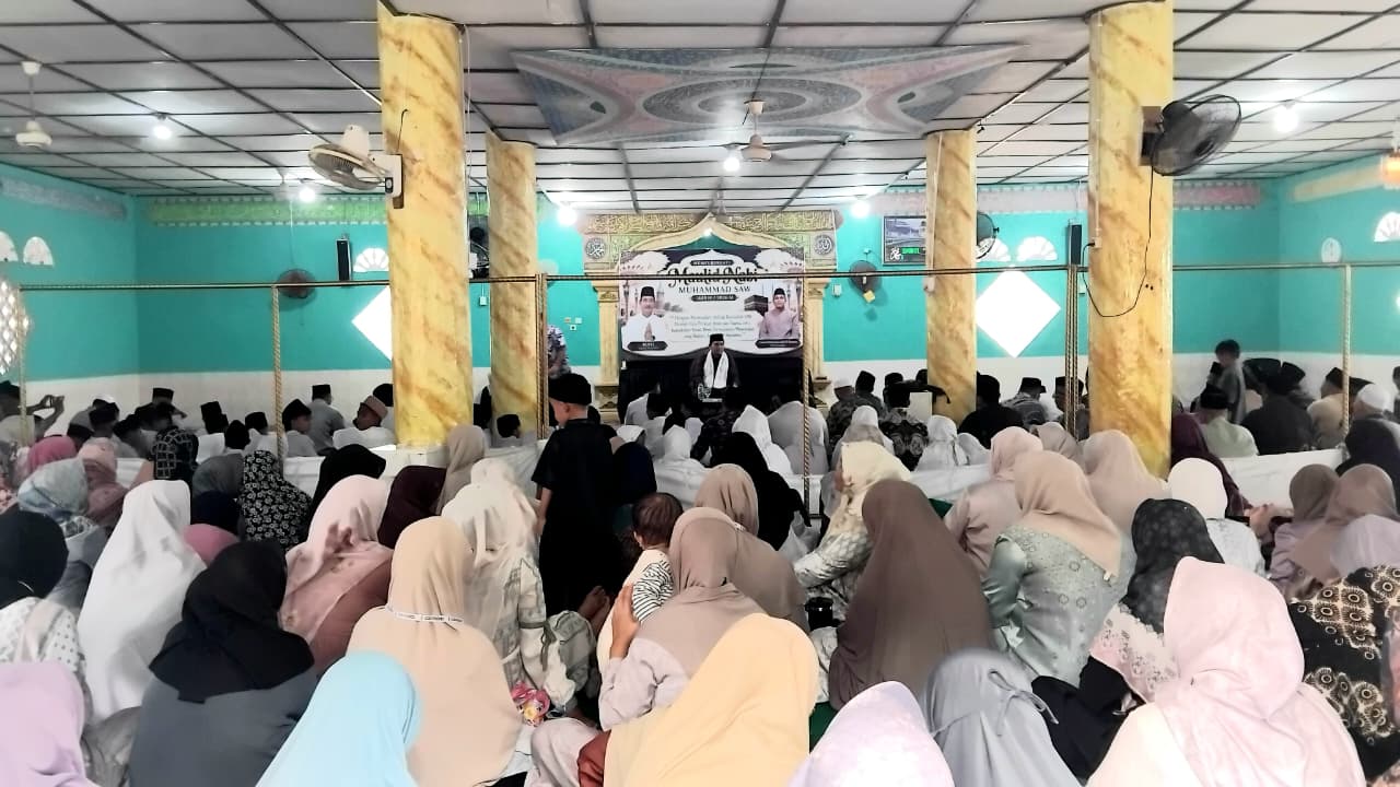 Pemerintah Desa Aro Kecamatan Muara Bulian menggelar peringatan Maulid Nabi Muhammad SAW 1448 H/ 2026 M di Masjid Raudahtul Jannah