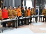 Gubernur Jambi Al Haris melakukan kunjungan kerja dalam rangka monitoring dan evaluasi penanganan Karhutla lintas wilayah Kabupaten Batang Hari - Kabupaten Tebo.
