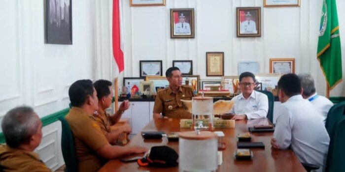 Bupati Batang Hari, Mhd. Fadhil Arief, menerima kunjungan kerja Badan Pengawasan Keuangan dan Pembangunan (BPKP).
