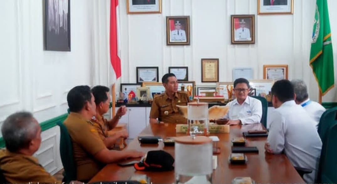 Bupati Batang Hari, Mhd. Fadhil Arief, menerima kunjungan kerja Badan Pengawasan Keuangan dan Pembangunan (BPKP).