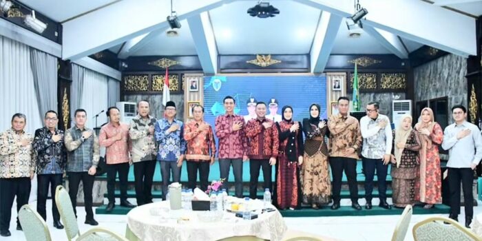 acara kenal pamit Kapolres Batang Hari yang digelar di Ruang Kaca Rumah Dinas Bupati