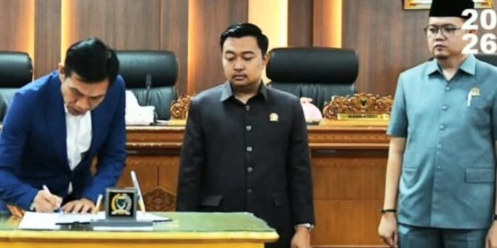 Penandatanganan Nota Kesepakatan Rancangan Peraturan Daerah (Ranperda) terhadap Perubahan Anggaran Pendapatan dan Belanja Daerah (APBD) Tahun Anggaran 2026.