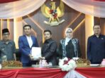 WhatsApp Image 2026-10-05 at 18.43.48 Rapat Paripurna dalam rangka penyampaian nota pengantar Rancangan Perubahan Kebijakan Umum Anggaran (KUA) serta Rancangan Perubahan Prioritas dan Plafon Anggaran Sementara (PPAS) Tahun Anggaran 2026