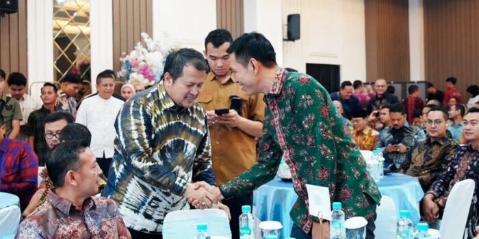 Kenal Pamit Kepala Kepolisian Daerah (Kapolda) Jambi dari Irjen Pol. Krisno H. Siregar, S.I.K., M.H., kepada Irjen Pol. Drs. Widodo, S.H., M.H.