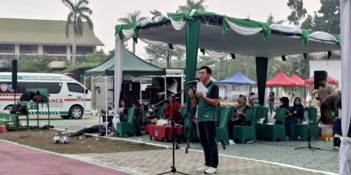 pembukaan turnamen Fun Football Pers Se-Provinsi Jambi